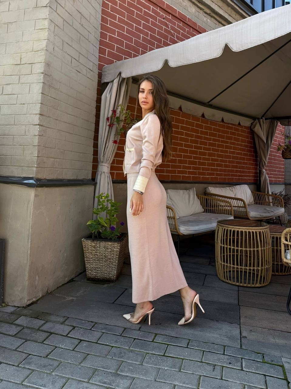 женские костюмы с юбкой,костюм с юбкой,элегантные наряды,жакет и юбка,трикотажные костюмы