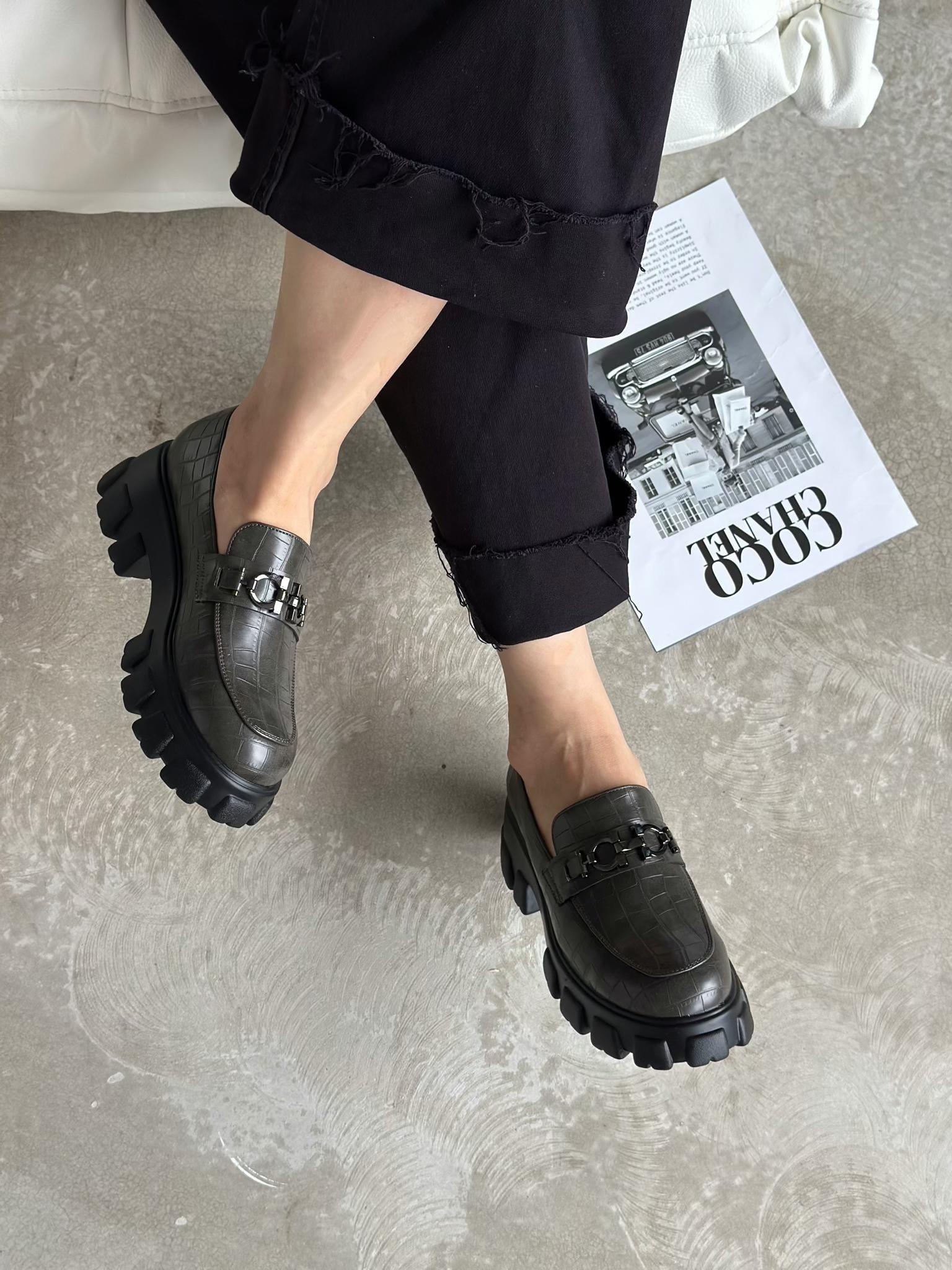 ,женские лоферы,лоферы цвета хаки,модные лоферы,женская