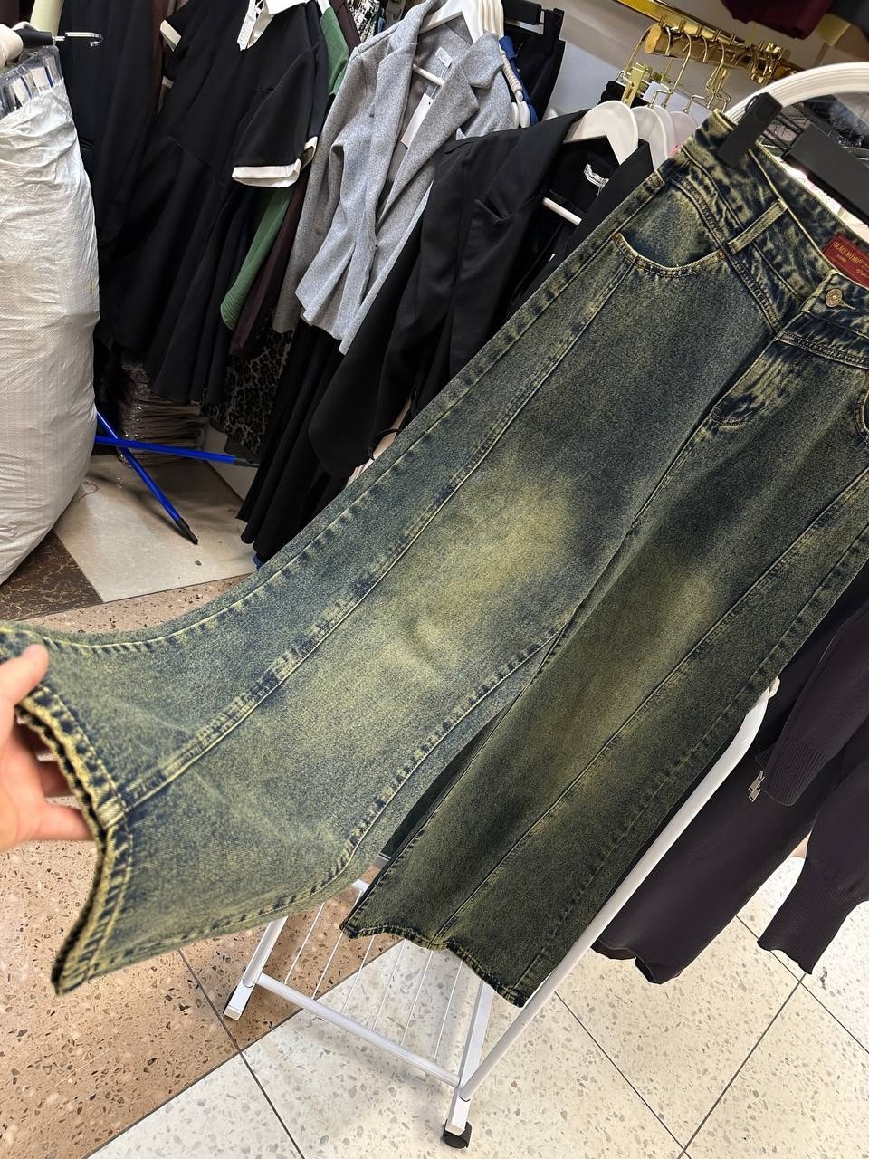 джинсы широкие,женские широкие джинсы,джинсовые брюки,модные джинсы,мешковатые джинсы