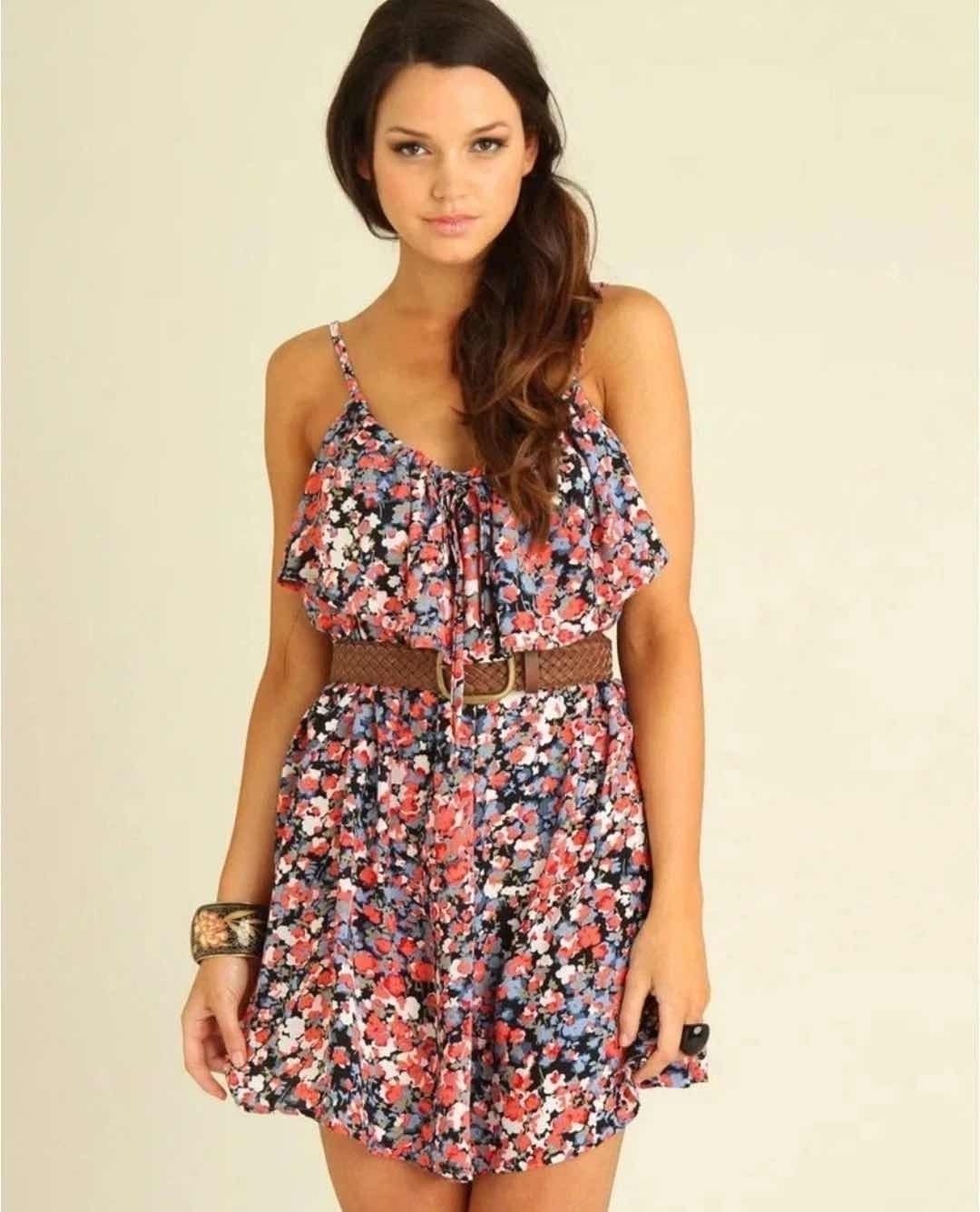 платье в крови,платья без рукавов,платье с кровавыми пятнами,платье,летнее платье