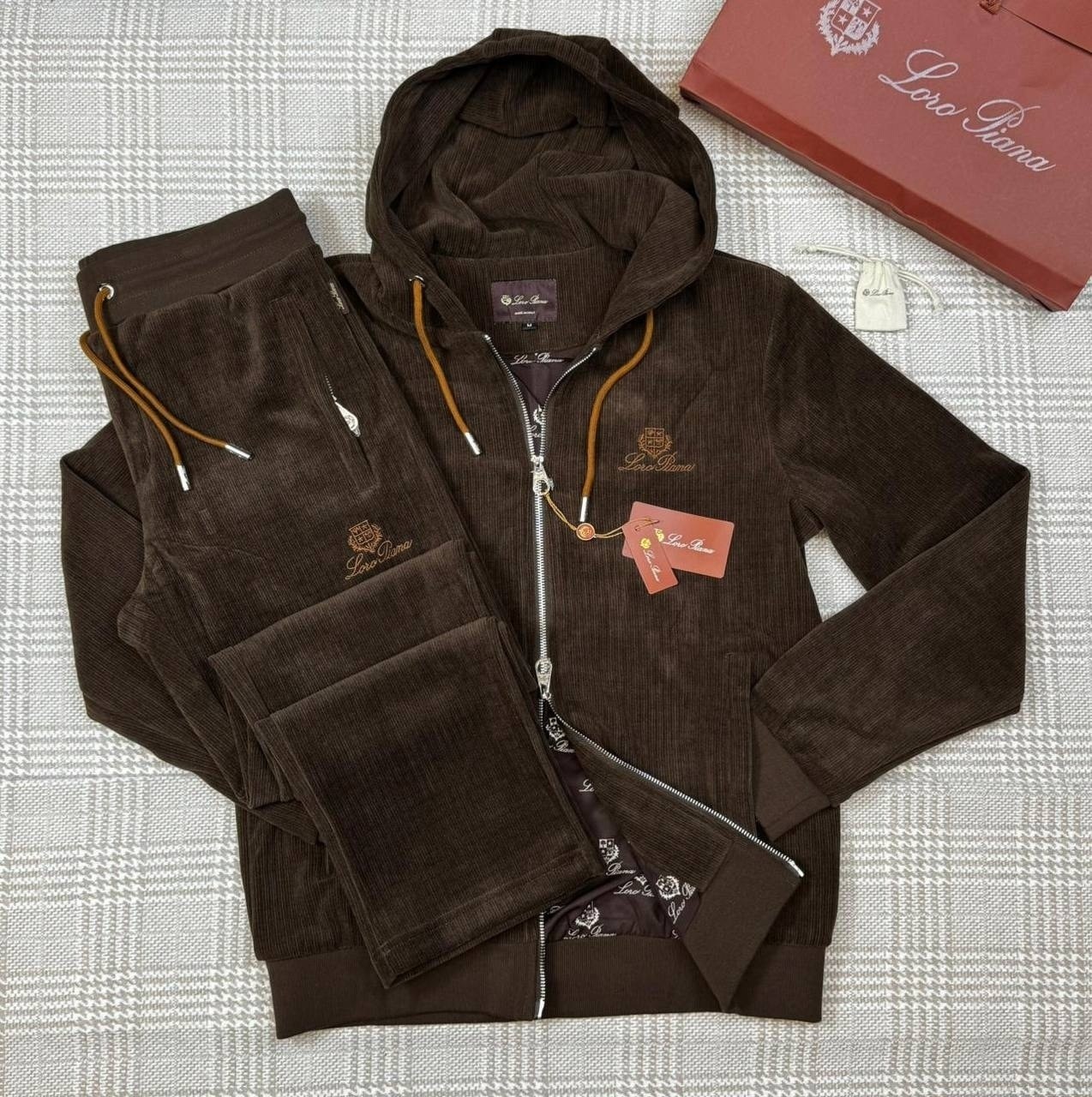 велюровый костюм,спортивный костюм loro piana,спортивный костюм stefano ricci,спортивный костюм brunello cucinelli,велюровый костюм мужской версаче