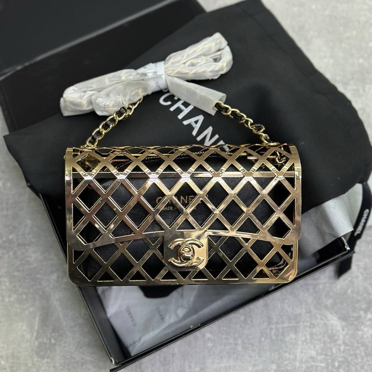 сумка женская chanel,сумка chanel,сумка шанель со значками,клатч chanel,сумочка шанель