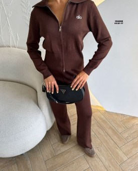 Костюм