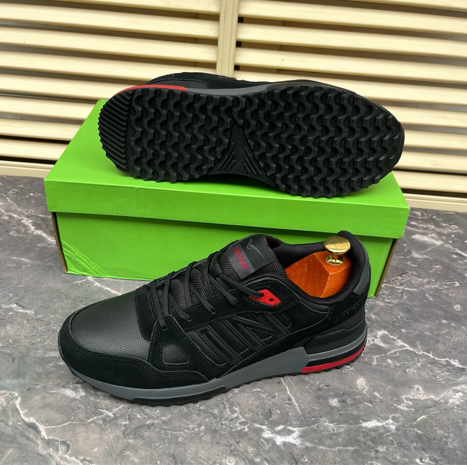 мужские кроссовки adidas,зимние кроссовки adidas,,мужские кроссовки,кроссовка мужской