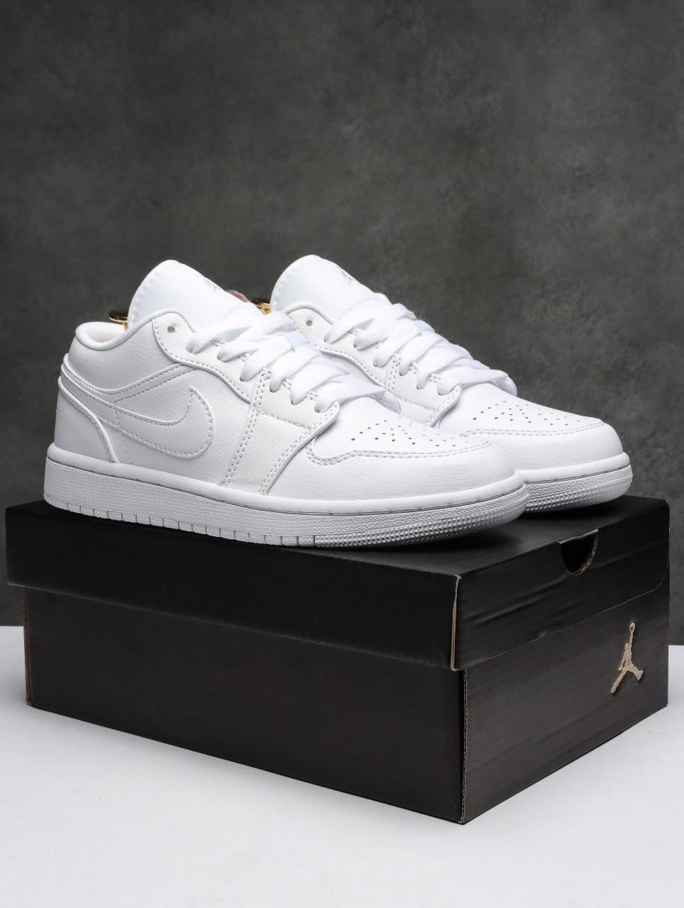 air jordan 1 low triple white,jordan 1 low triple white,nike air jordan 1 low,nike air jordan 1 low triple white,кроссовки nike air jordan 1 low