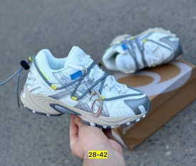 Кроссовки