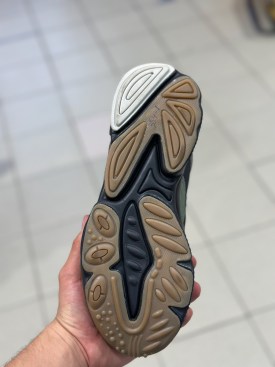 Кроссовки