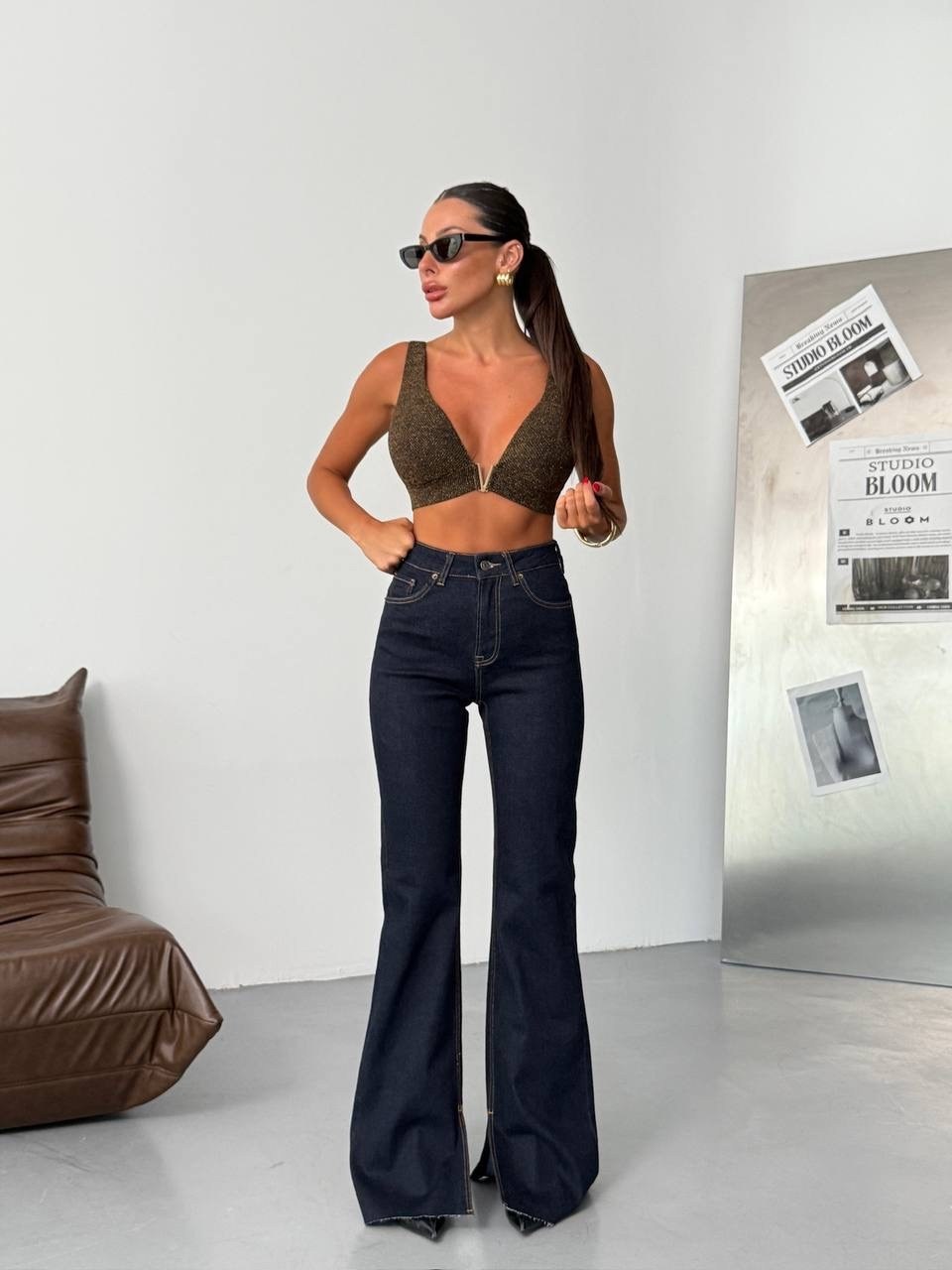 женские джинсы клеш,модные джинсы,женские джинсы,стильные джинсы,джинсы брюки