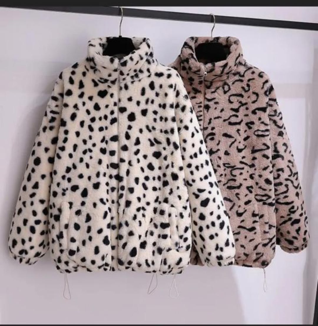 пальто из искусственного меха с леопардовым,пальто из искусственного меха,куртка леопардовая,куртка из искусственного меха,куртка женская из искусственного меха