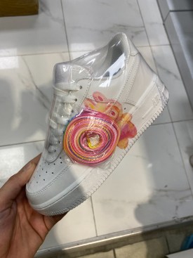 Кроссовки