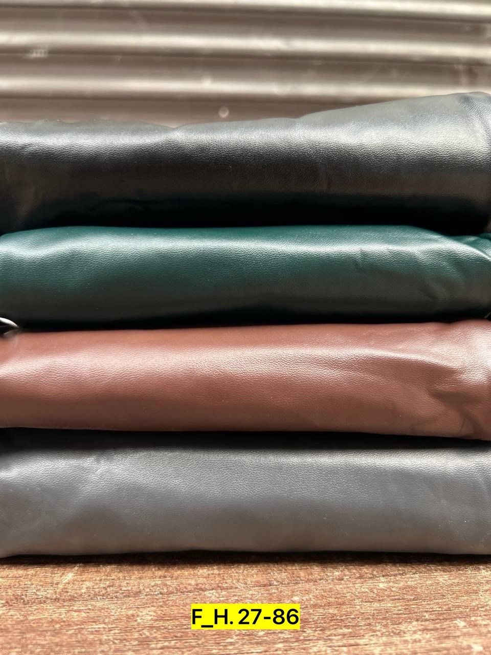 кожаные легинсы женские бежевые,лосины кожаные,леггинсы модные,лосины из кожзама,кожаные легинсы