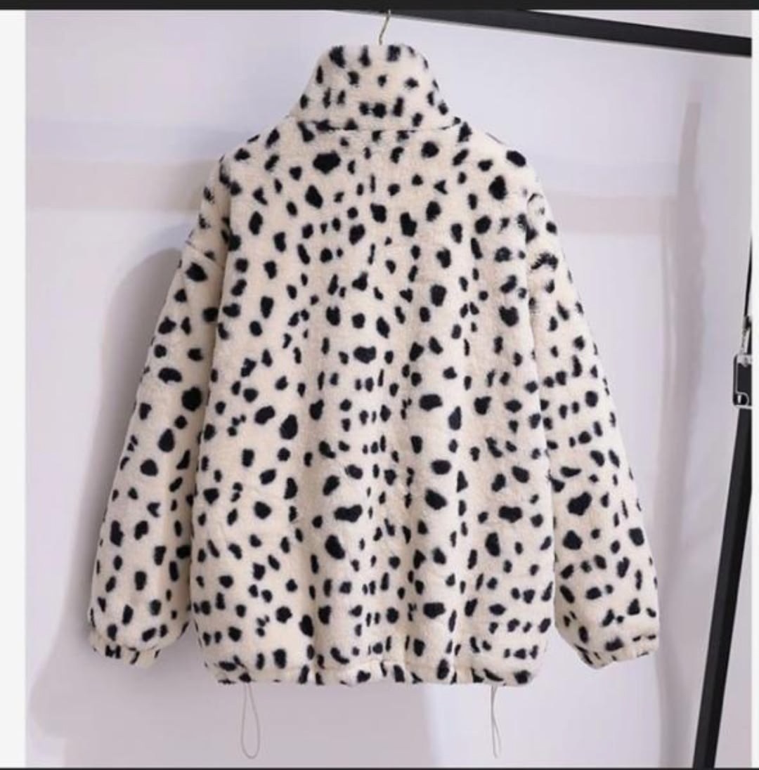 пальто из искусственного меха с леопардовым,пальто из искусственного меха,куртка леопардовая,куртка из искусственного меха,куртка женская из искусственного меха