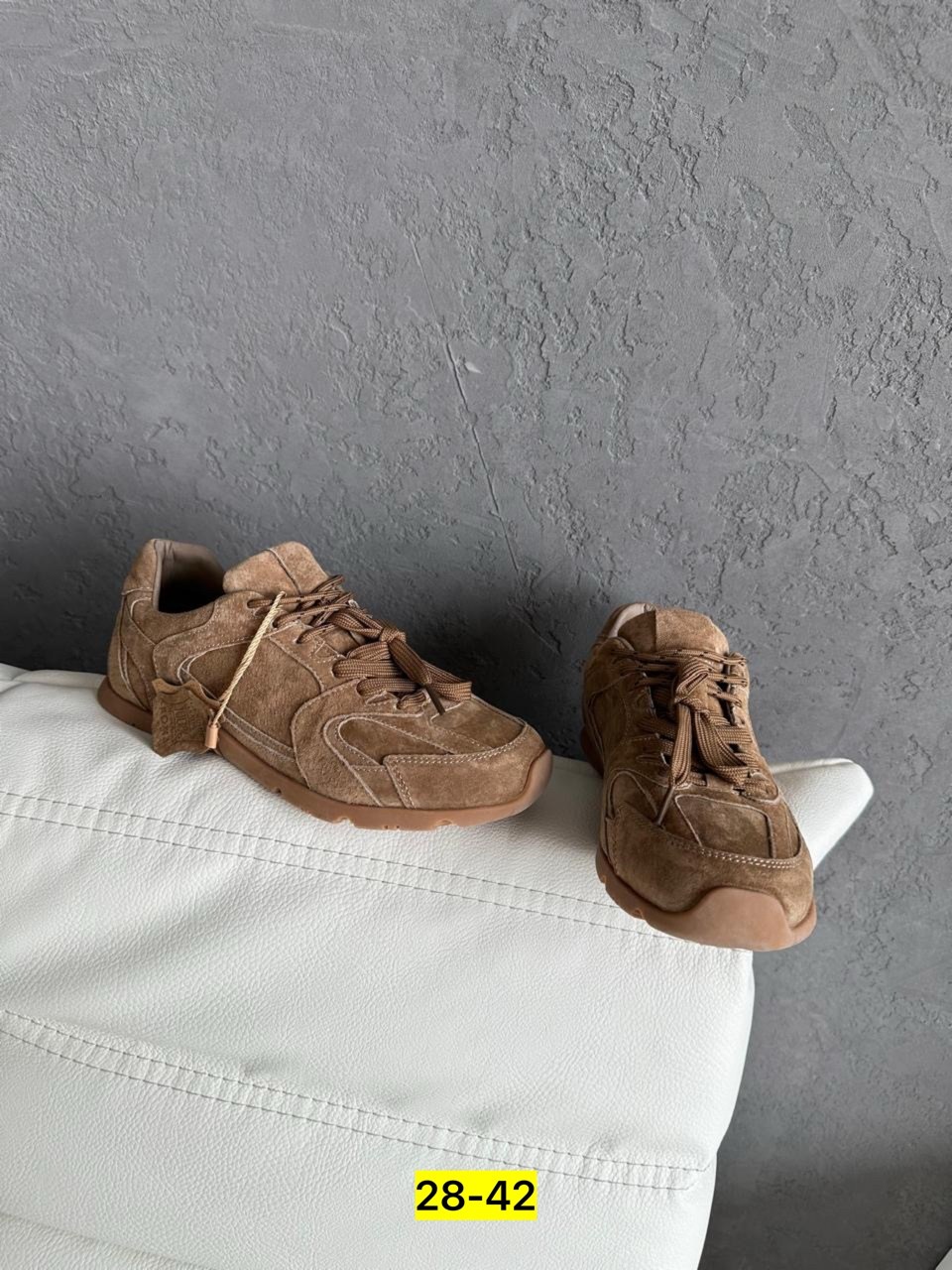 ,замшевые кроссовки,обуви,женские кроссовки,повседневная