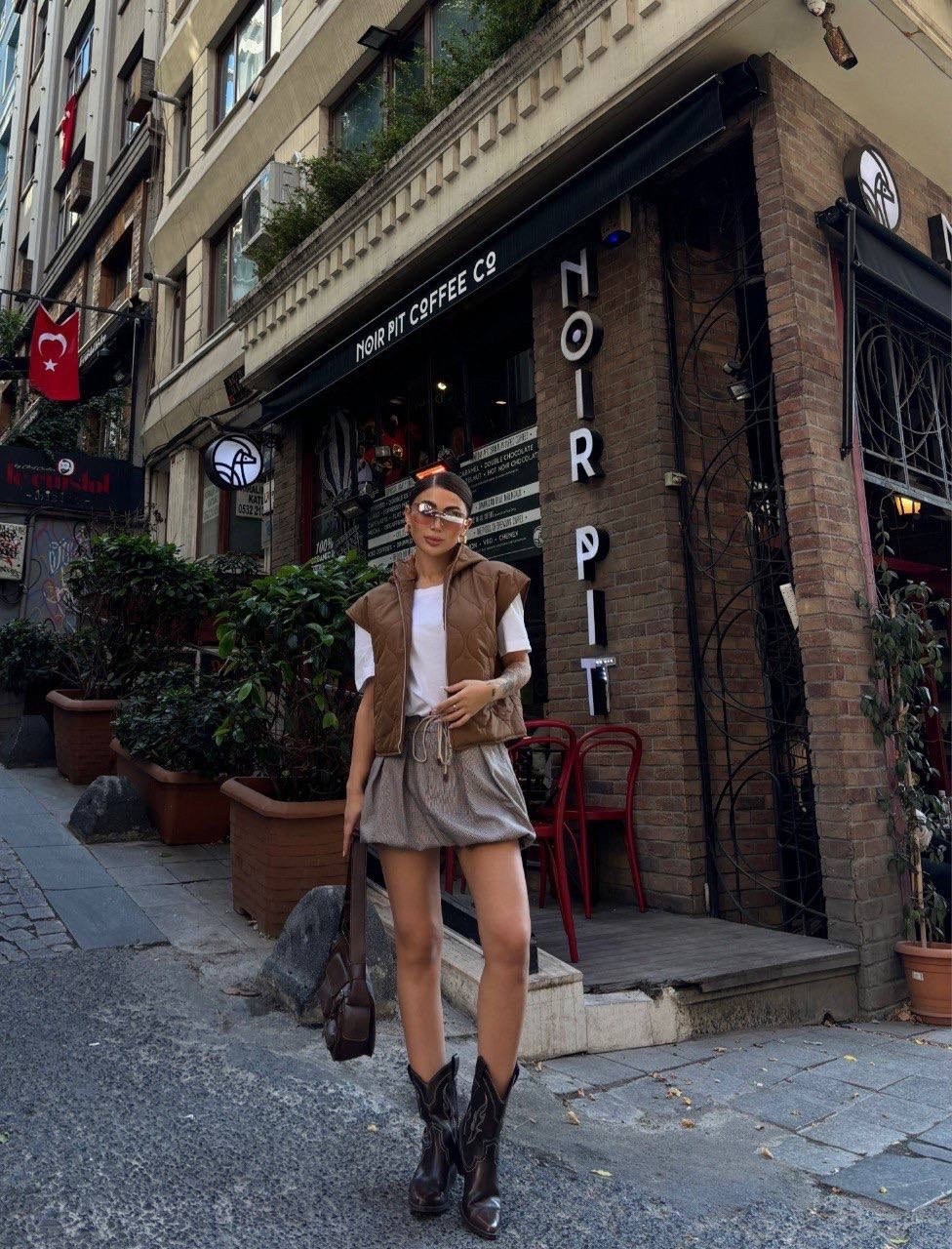 женский жилет,жилетка женская,жилет коричневый,жилетка короткая,жилет стеганый