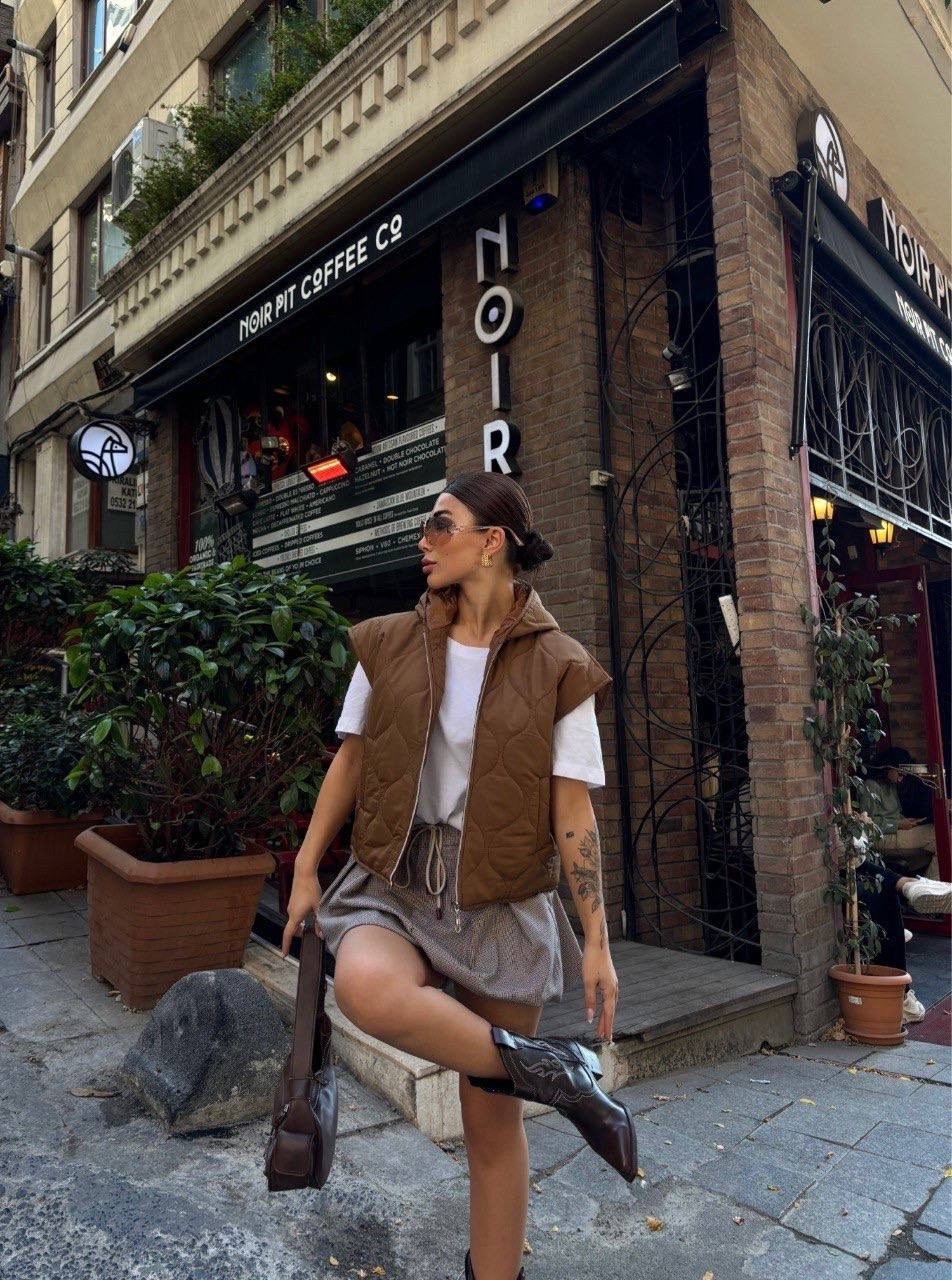 женский жилет,жилетка женская,жилет коричневый,жилетка короткая,жилет стеганый