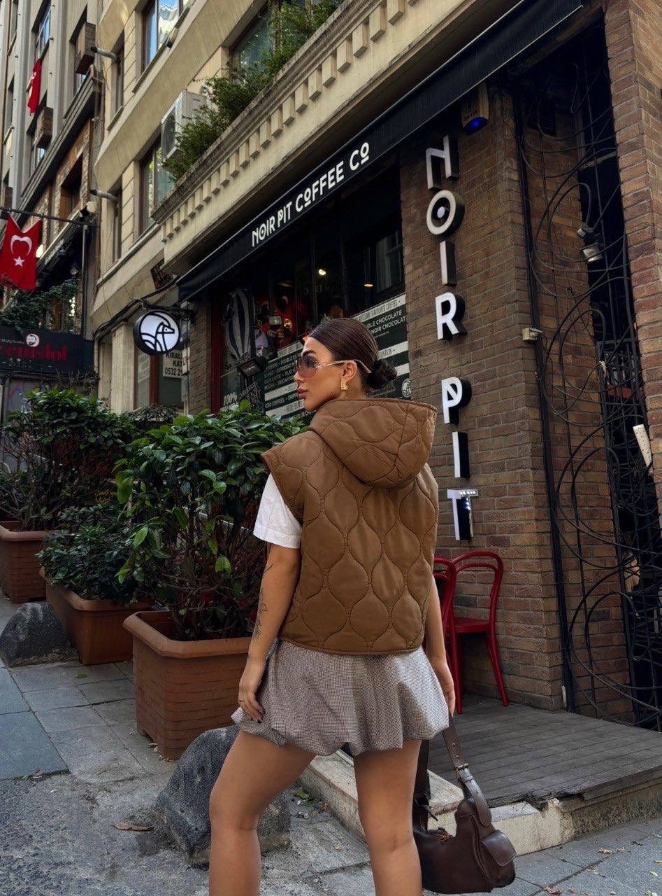 женский жилет,жилетка женская,жилет коричневый,жилетка короткая,жилет стеганый
