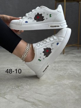 Кроссовки