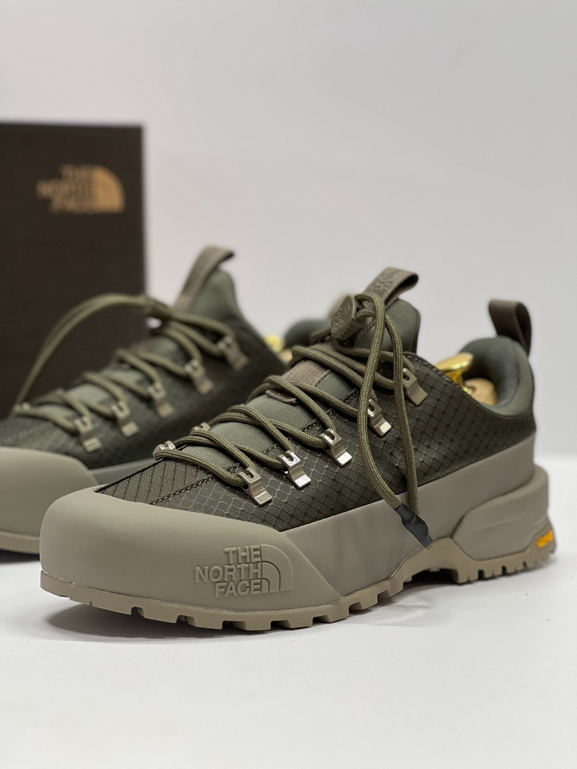 кроссовки the north face,,ботинки the north face,кроссовки для походов,повседневные кроссовки