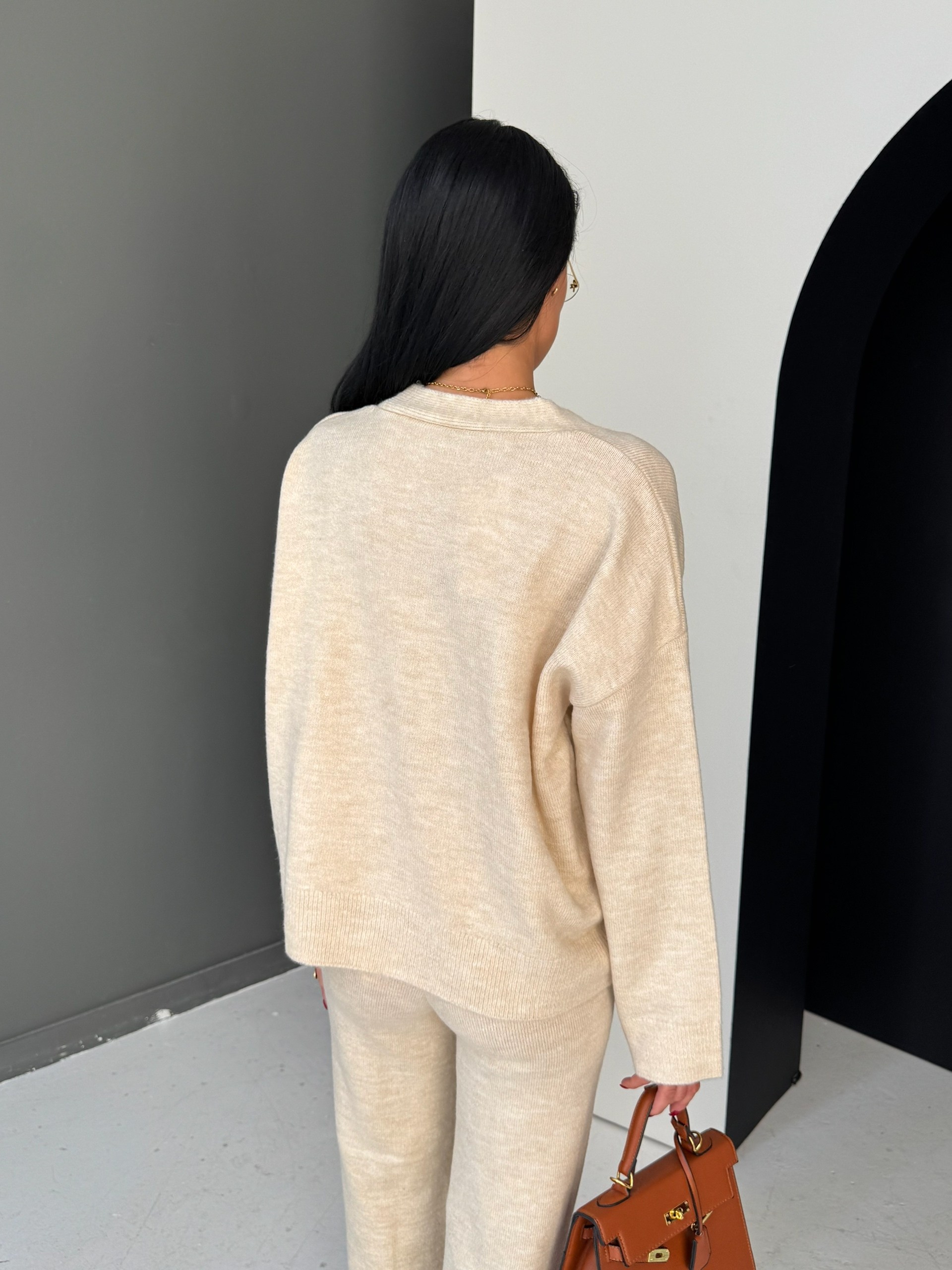 костюмы брючные,стильные костюмы,трикотажные костюмы,вязаные костюмы,вязаный брючный костюм