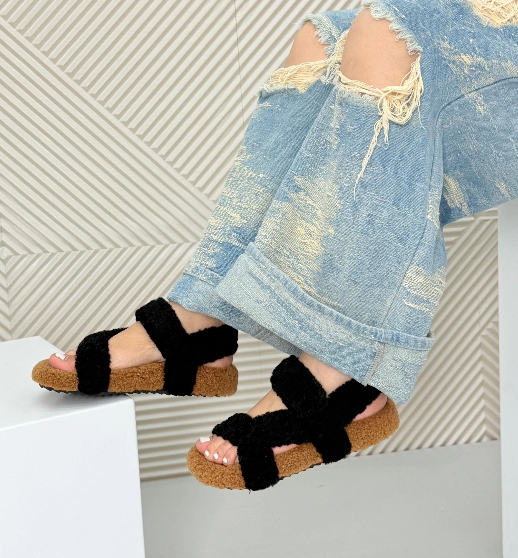 меховые босоножки фенди,,сандалии модные,босоножки сандали,детские сандалии