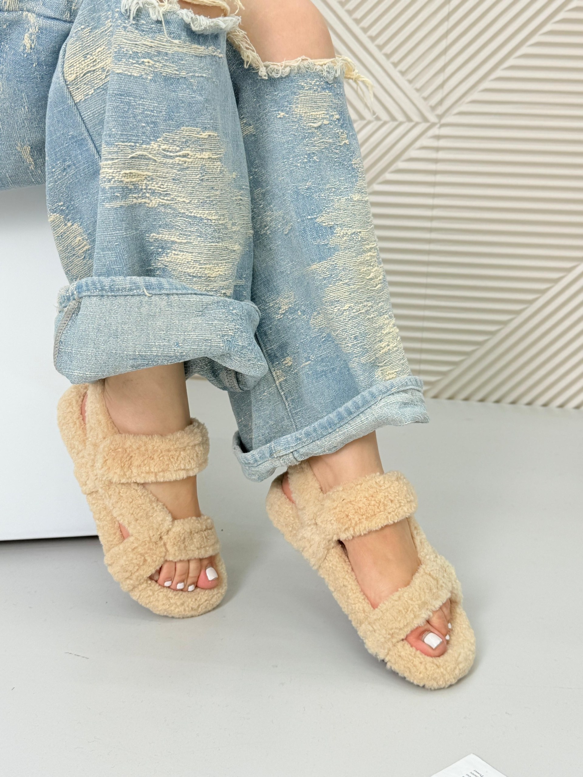 ,меховые босоножки фенди,сандалии модные,босоножки сандали,детские сандалии