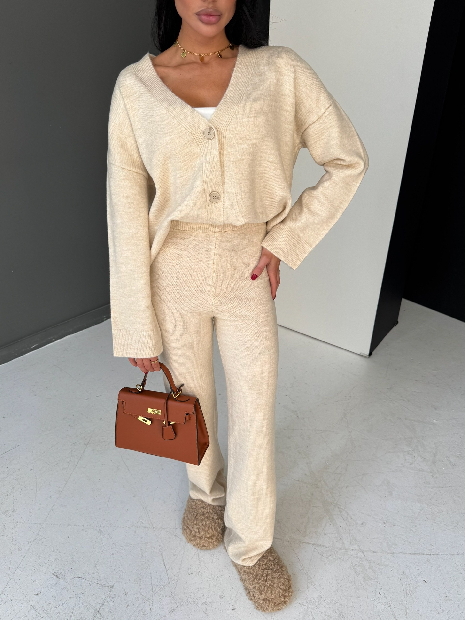 костюмы брючные,стильные костюмы,трикотажные костюмы,вязаные костюмы,вязаный брючный костюм