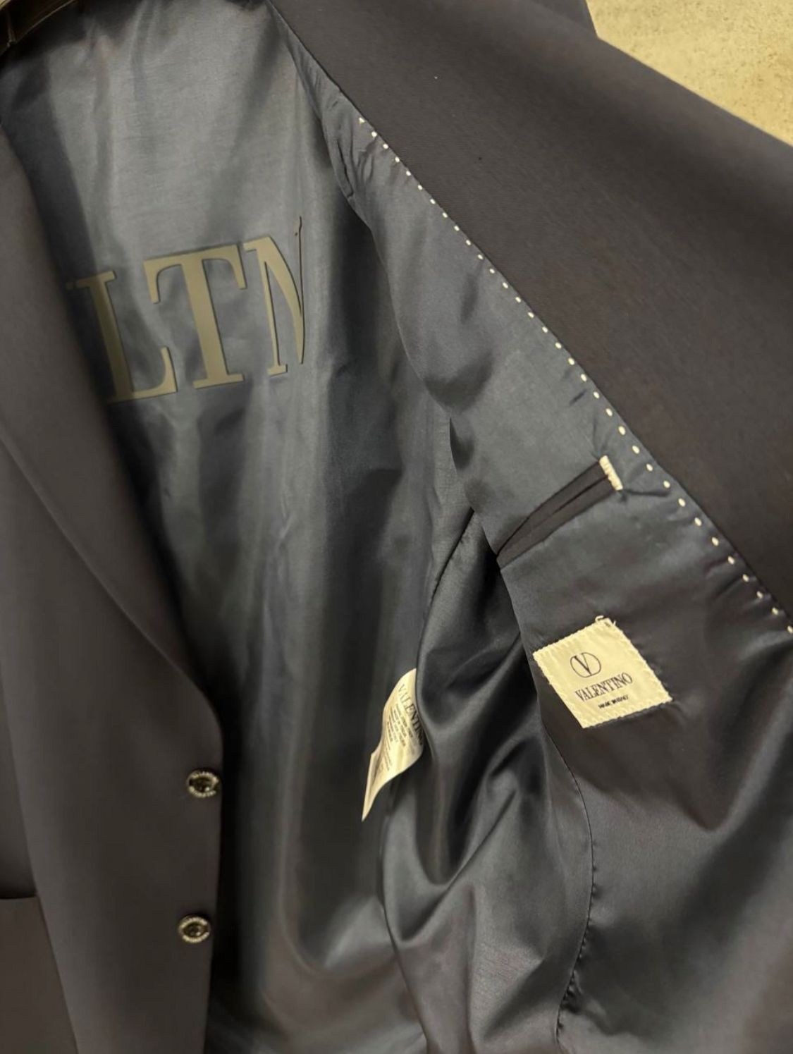 классические костюмы,костюм двойка мужской,классический костюм двойка,пиджак костюм,классический черный костюм