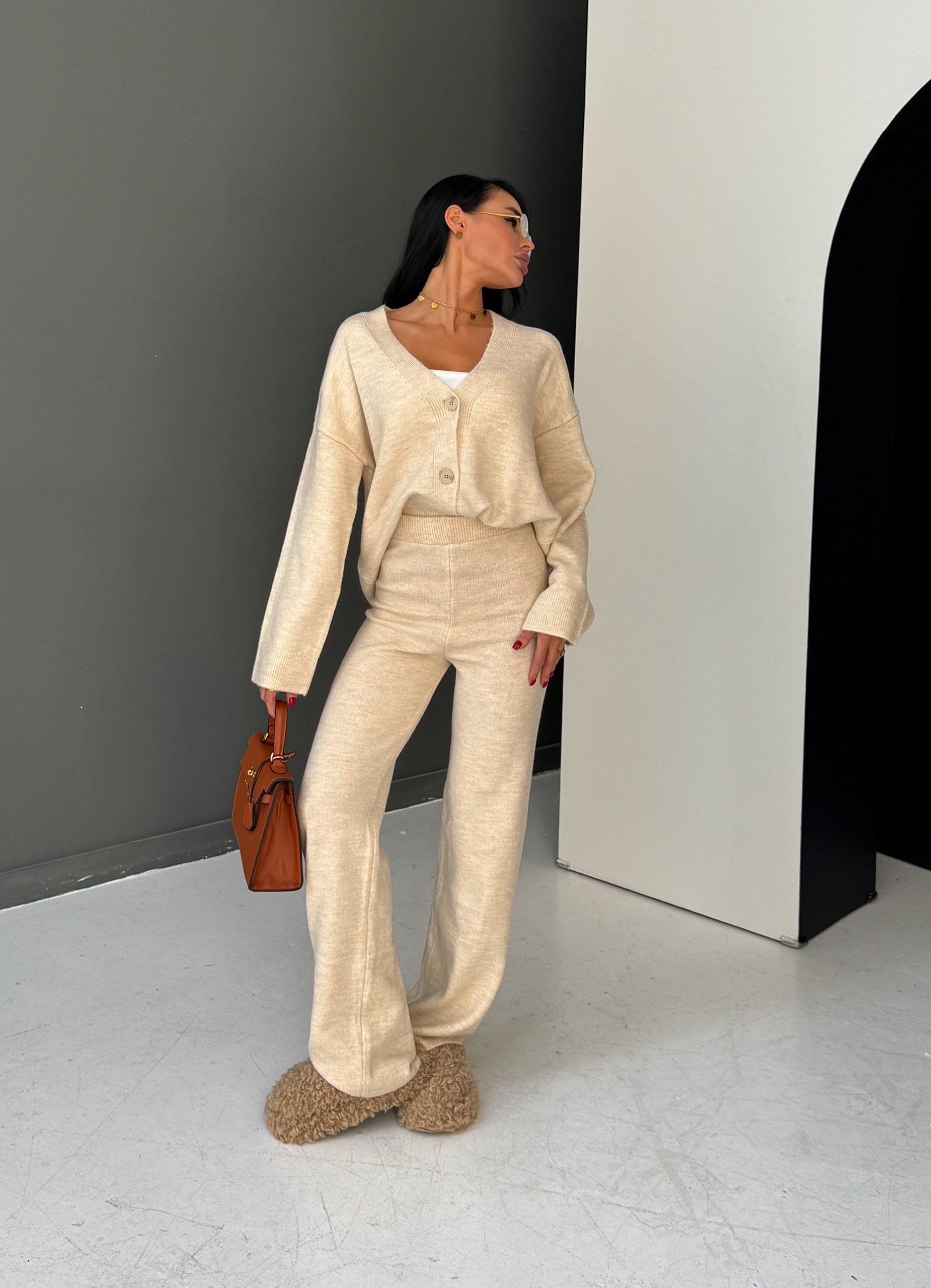 костюмы брючные,стильные костюмы,трикотажные костюмы,вязаные костюмы,вязаный брючный костюм