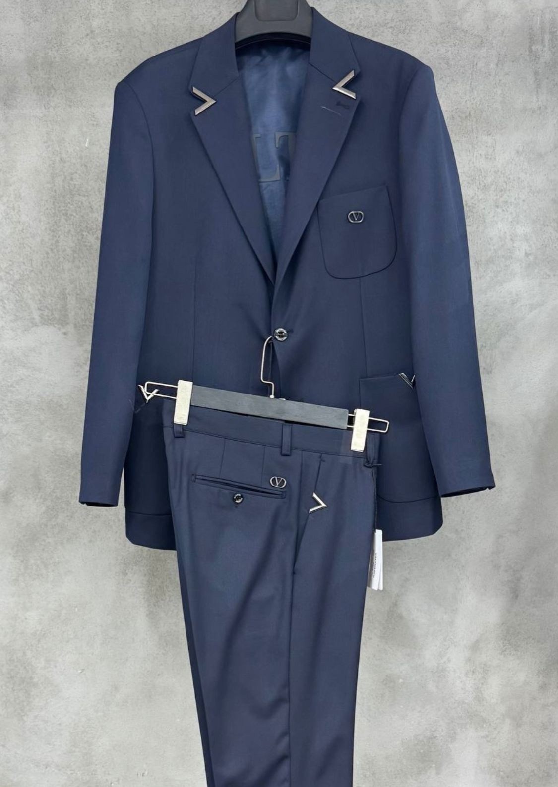 классические костюмы,костюм двойка мужской,классический костюм двойка,пиджак костюм,классический черный костюм