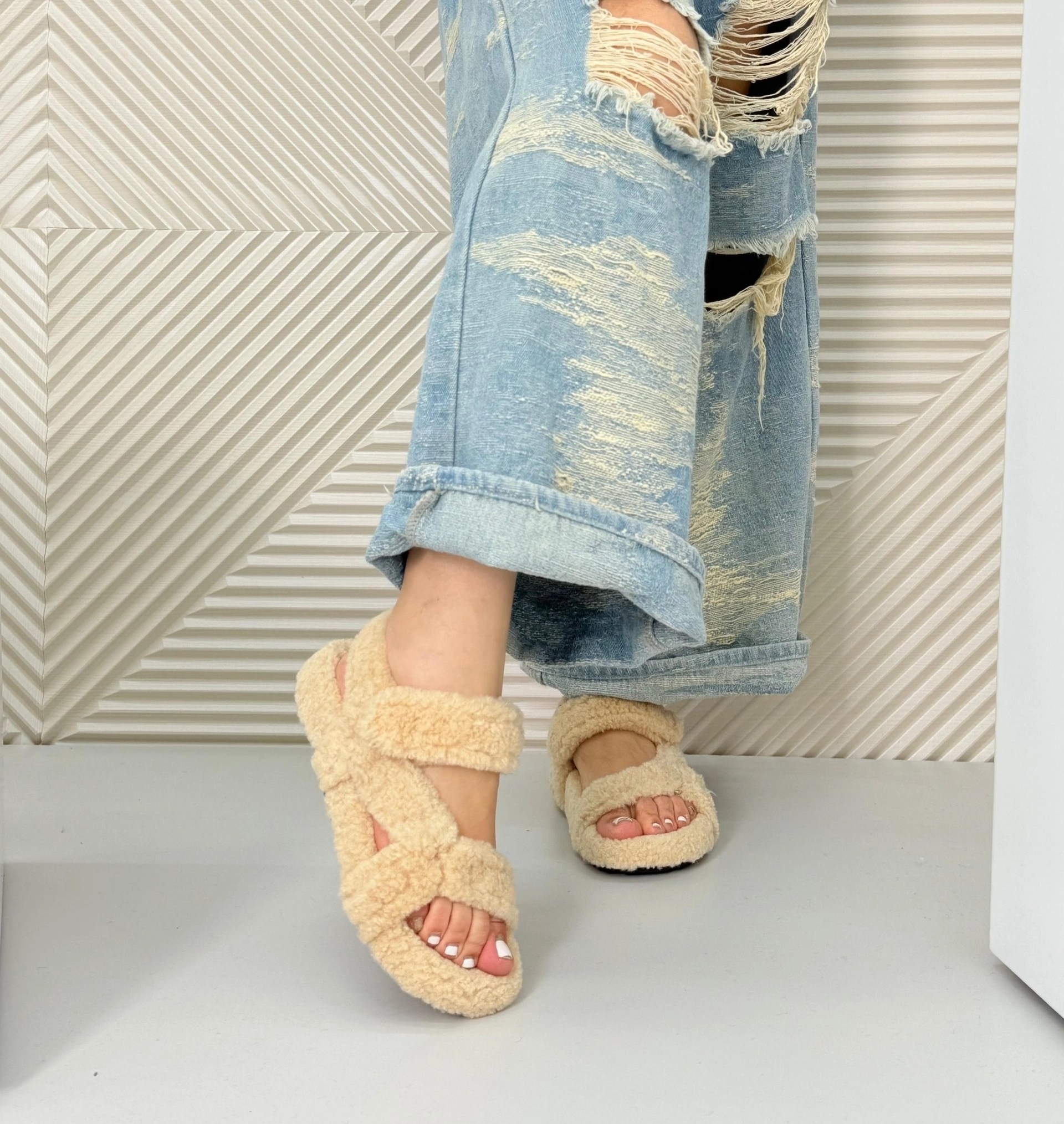 меховые босоножки фенди,,сандалии модные,босоножки сандали,детские сандалии