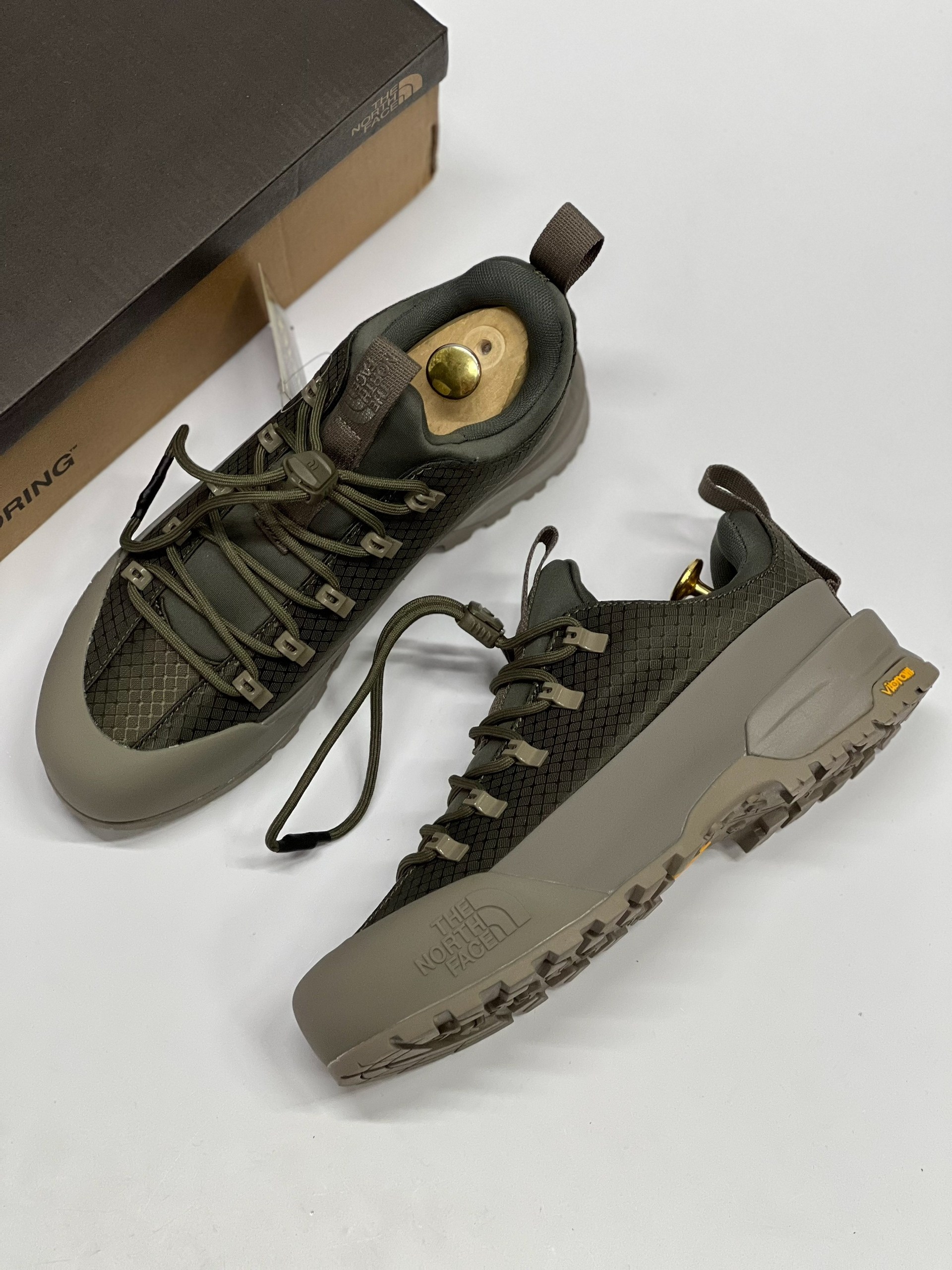 кроссовки the north face,,ботинки the north face,кроссовки для походов,повседневные кроссовки