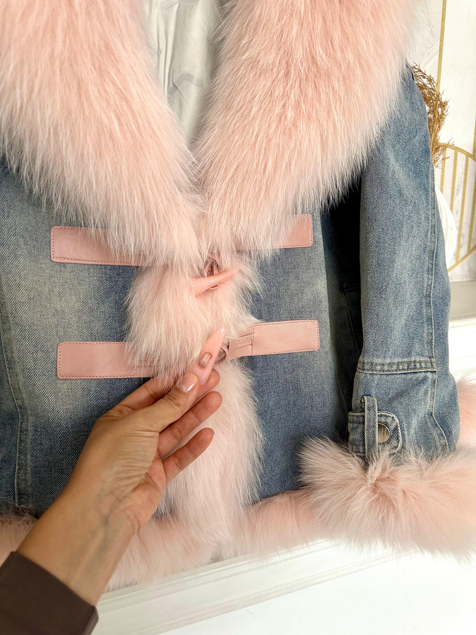 джинсовая куртка с мехом женская,джинсовая куртка с мехом,куртка стильная,джинсовка с мехом,куртка с натуральным мехом женская