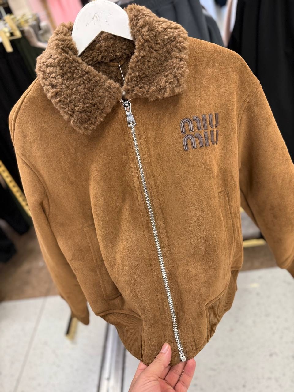 куртка модная,куртка бомбер,куртка дубленка,замшевая куртка,куртка