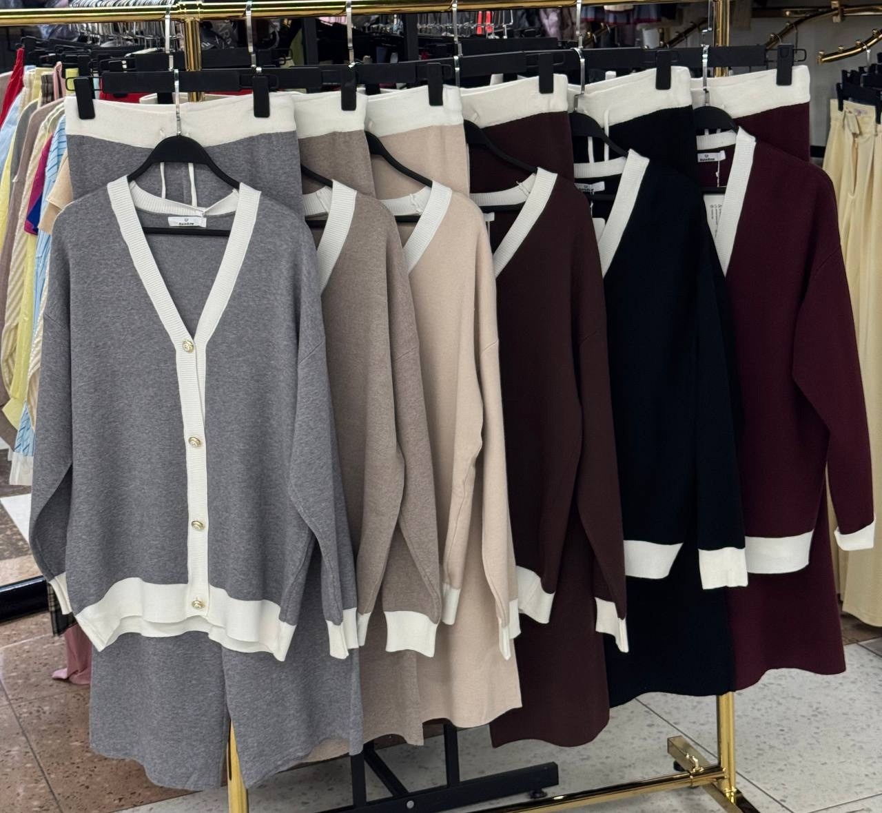 костюмы брючные,трикотажный костюм,костюм с брюками,женский трикотажный костюм,женские костюмы