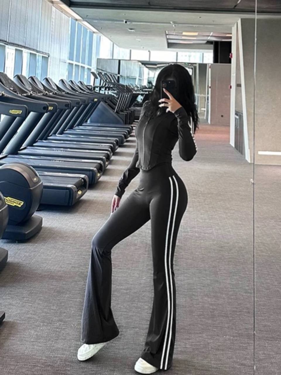 женская спортивная куртка,куртка спортивная,спортивная одежда,одежда для спорта,спортивная одежда для фитнеса