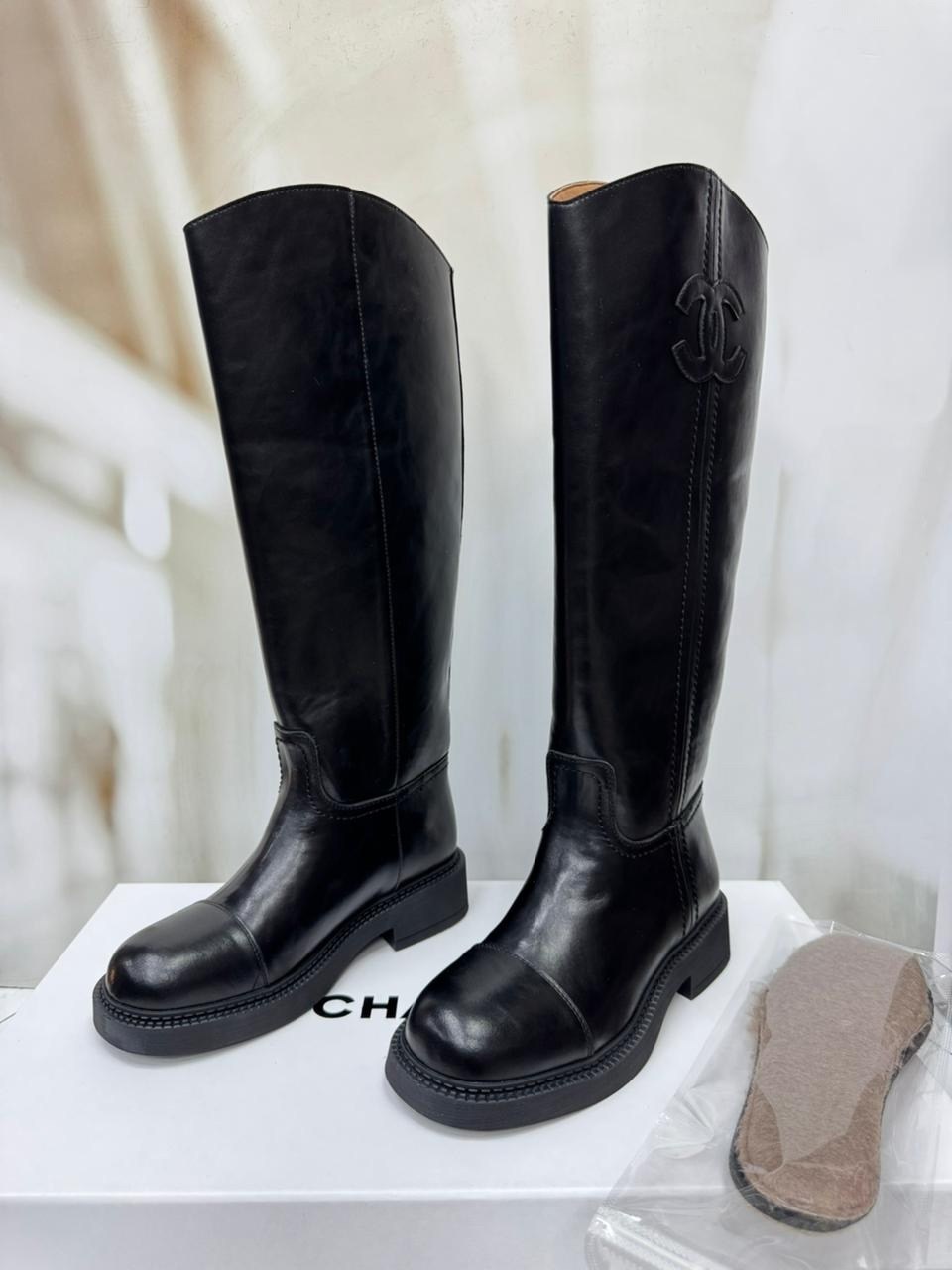 сапоги chanel,женские сапоги,сапоги шанель,сапоги шанель черные,кожаные сапоги