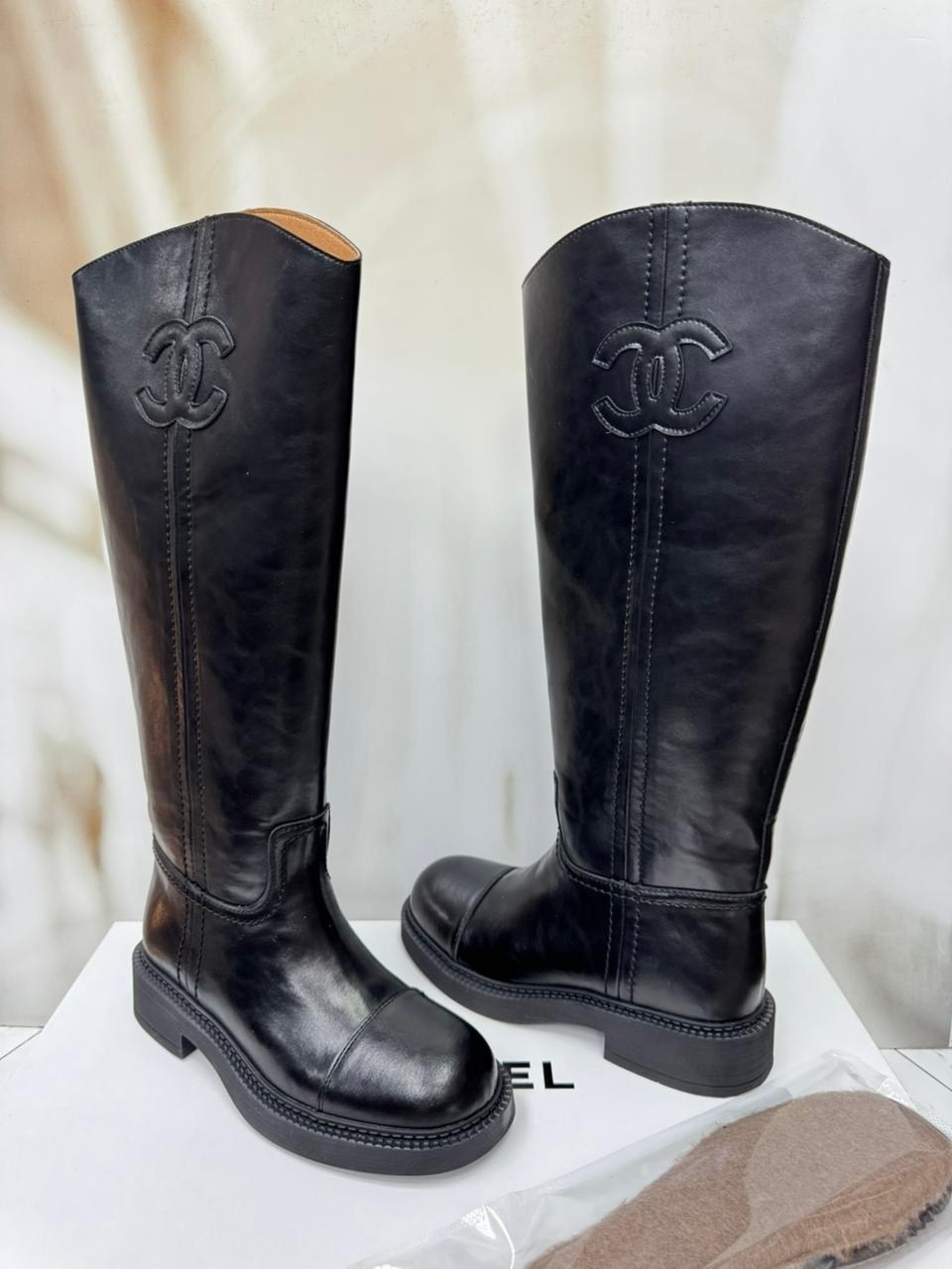 сапоги chanel,женские сапоги,сапоги шанель,сапоги шанель черные,кожаные сапоги