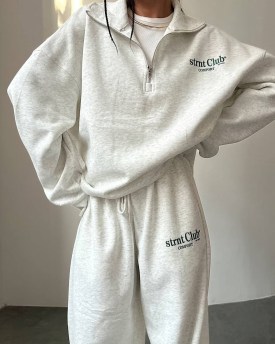 Костюм