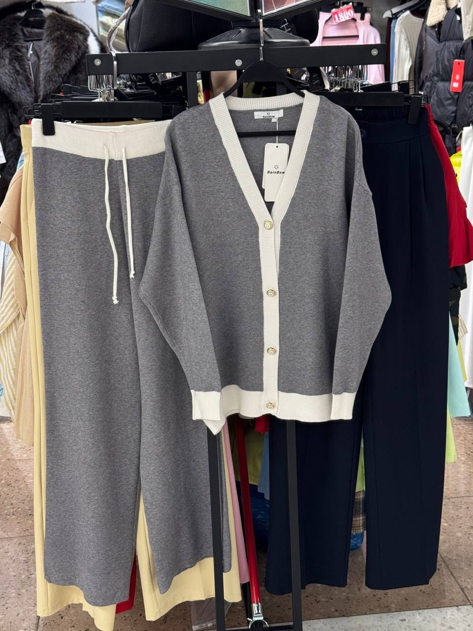 костюмы брючные,трикотажный костюм,костюм с брюками,женский трикотажный костюм,женские костюмы