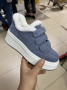 Кроссовки