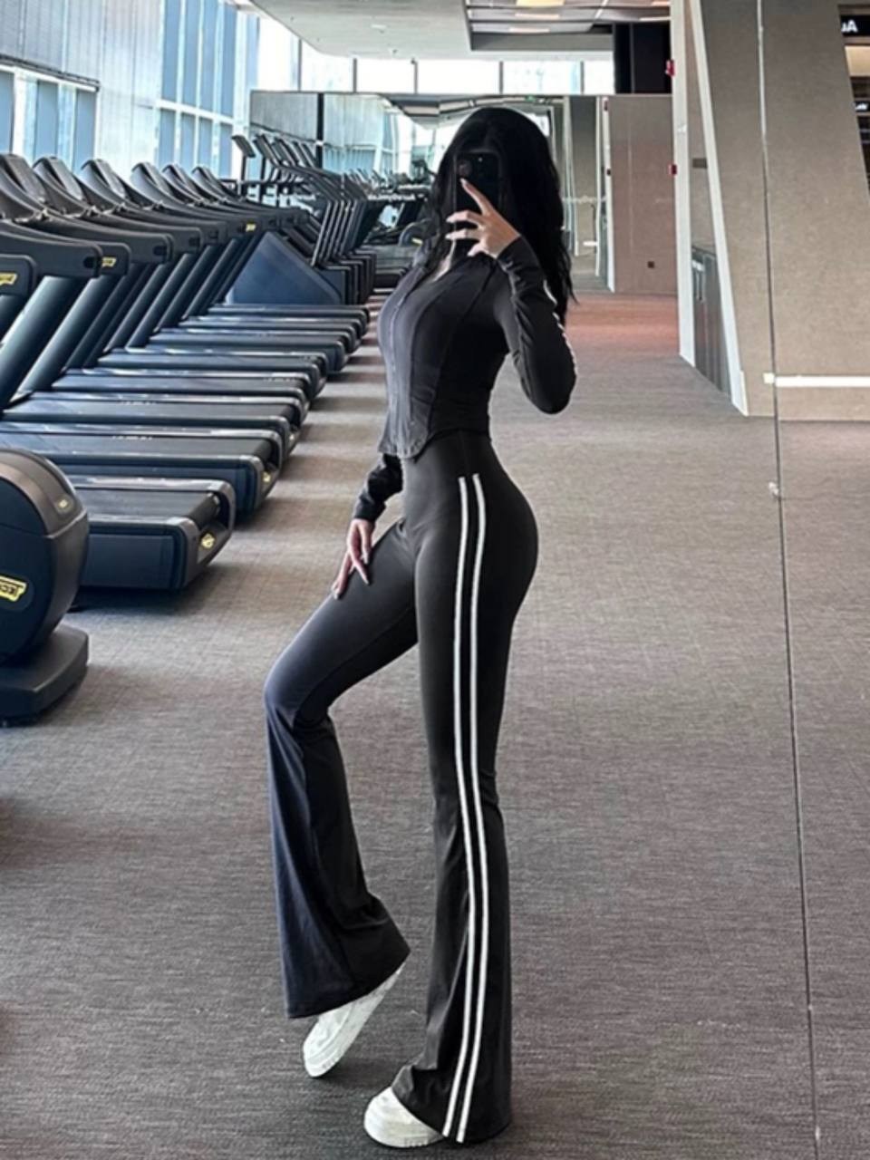 женская спортивная куртка,куртка спортивная,спортивная одежда,одежда для спорта,спортивная одежда для фитнеса