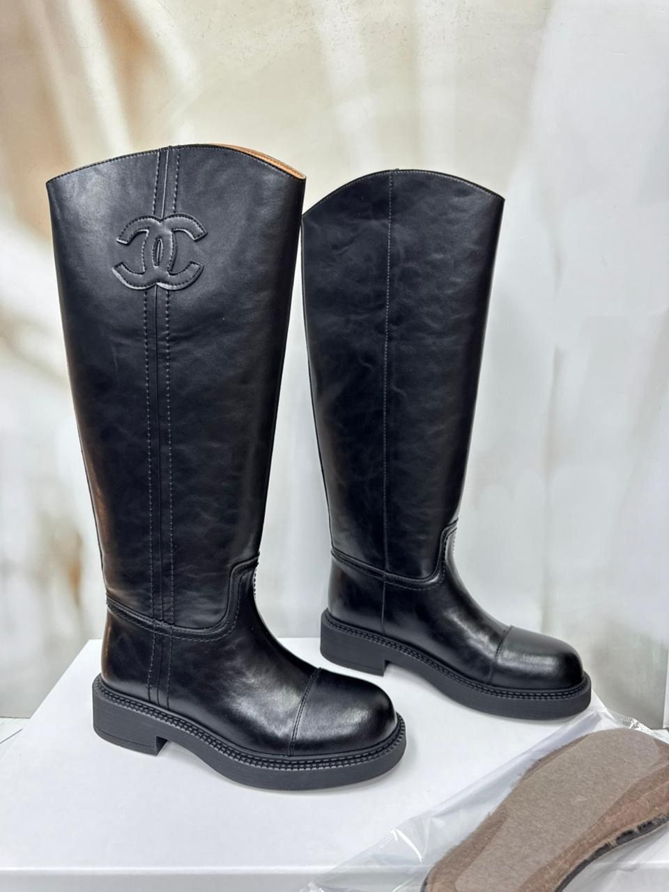 сапоги chanel,женские сапоги,сапоги шанель,сапоги шанель черные,кожаные сапоги
