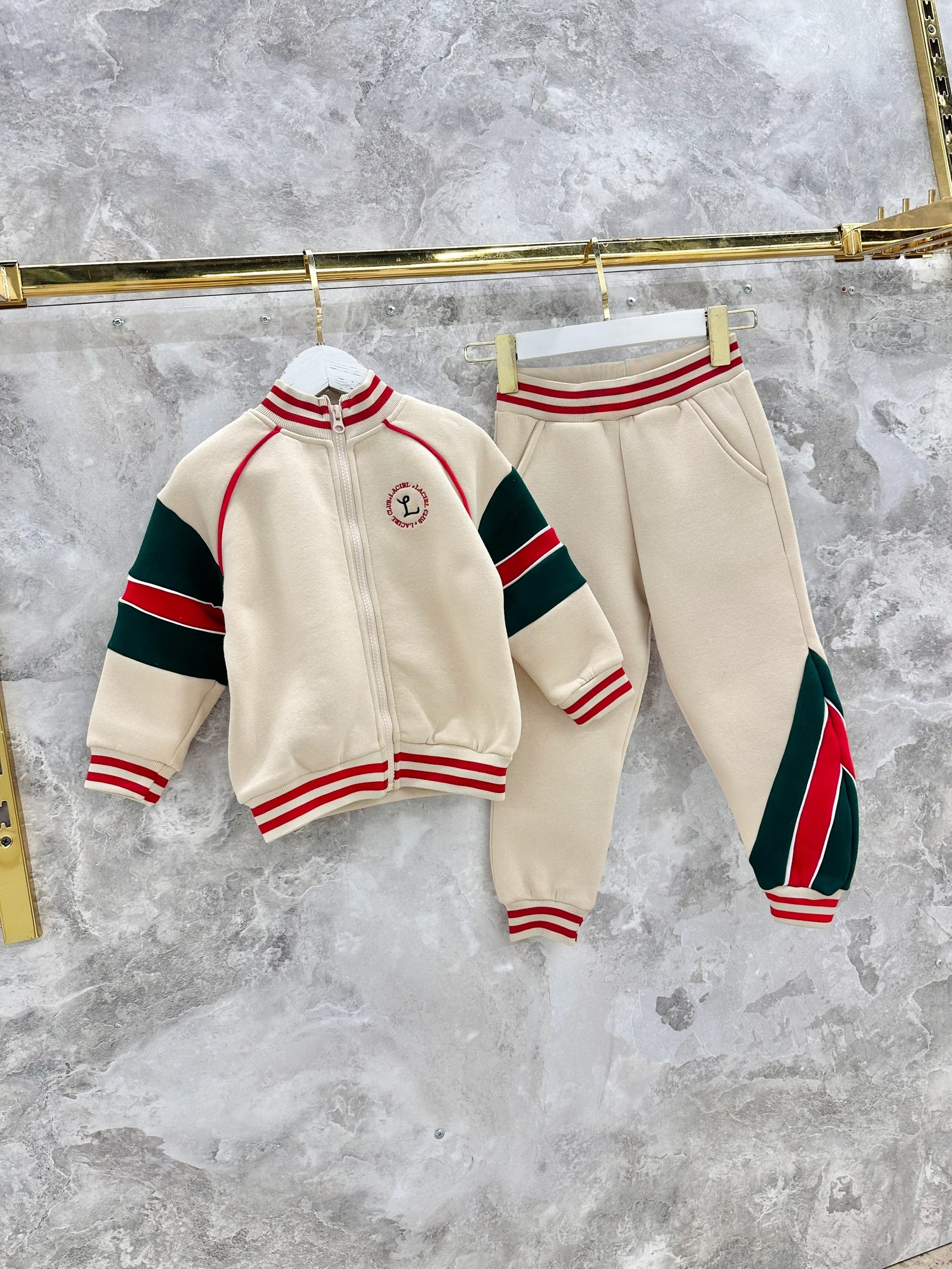 детские спортивные костюмы,,детский костюм,костюмы спортивные,джерси гуччи