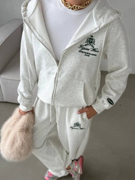 Костюм
