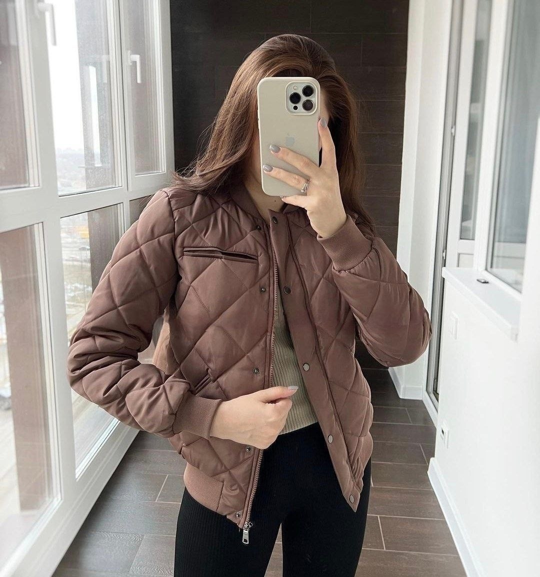 стильная куртка,бомбер стеганный,куртка модная,куртка,женская куртка