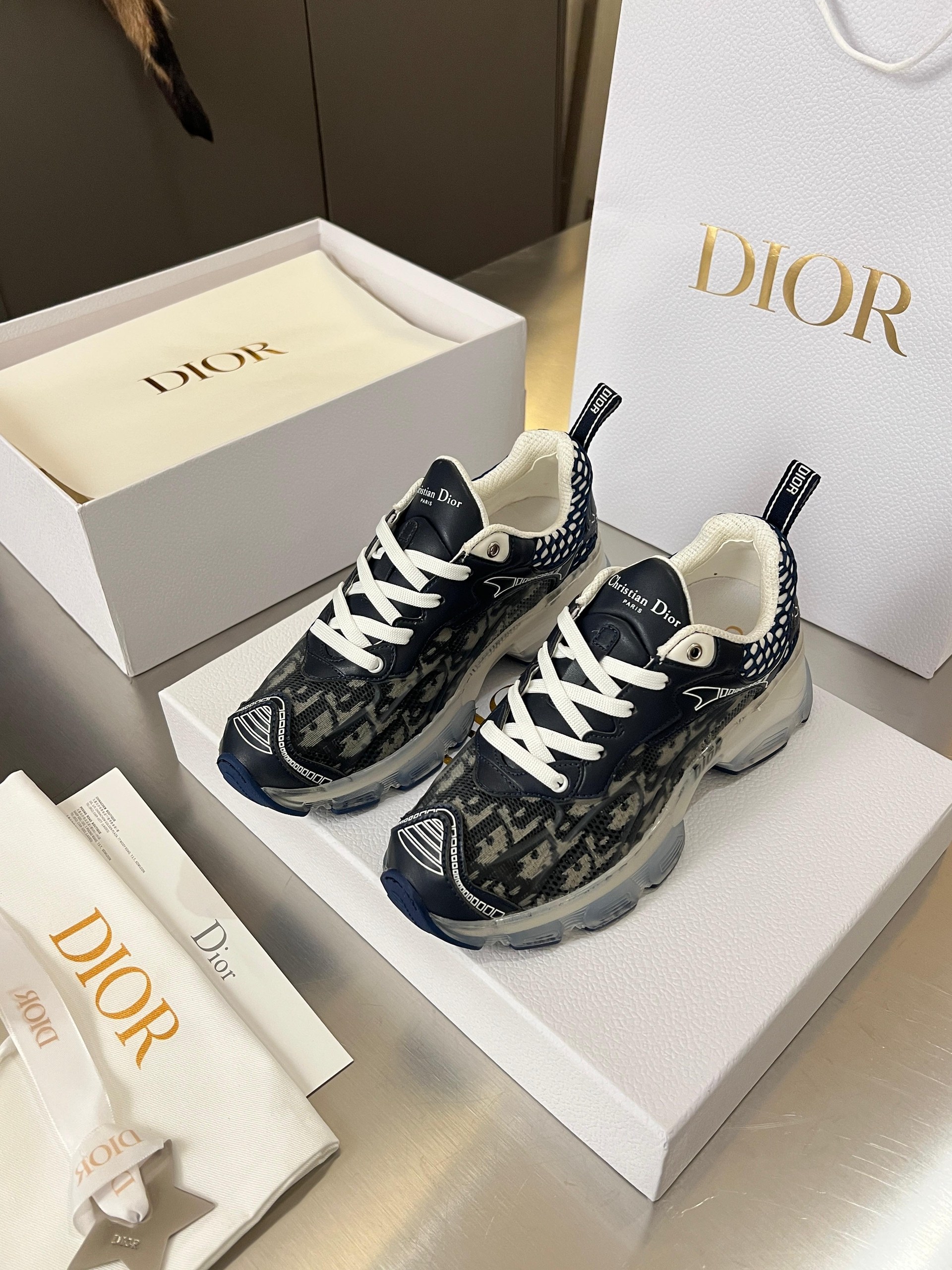 dior кроссовки,dior кроссовки мужские,кроссовки christian dior,кроссовки dior женские,кроссовки кристиан диор