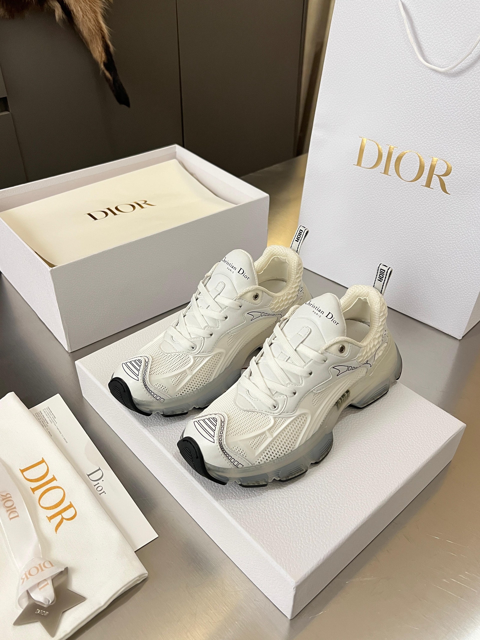 dior кроссовки,dior кроссовки мужские,кроссовки christian dior,кроссовки dior женские,кроссовки кристиан диор