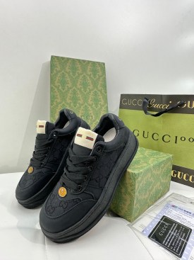 Кроссовки