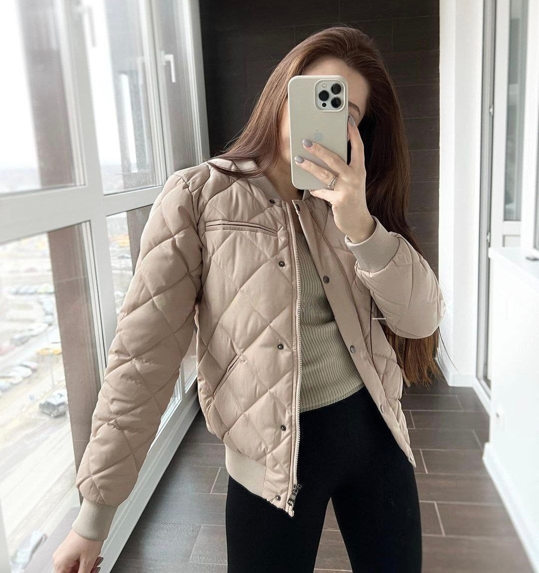 стильная куртка,бомбер стеганный,куртка модная,куртка,женская куртка