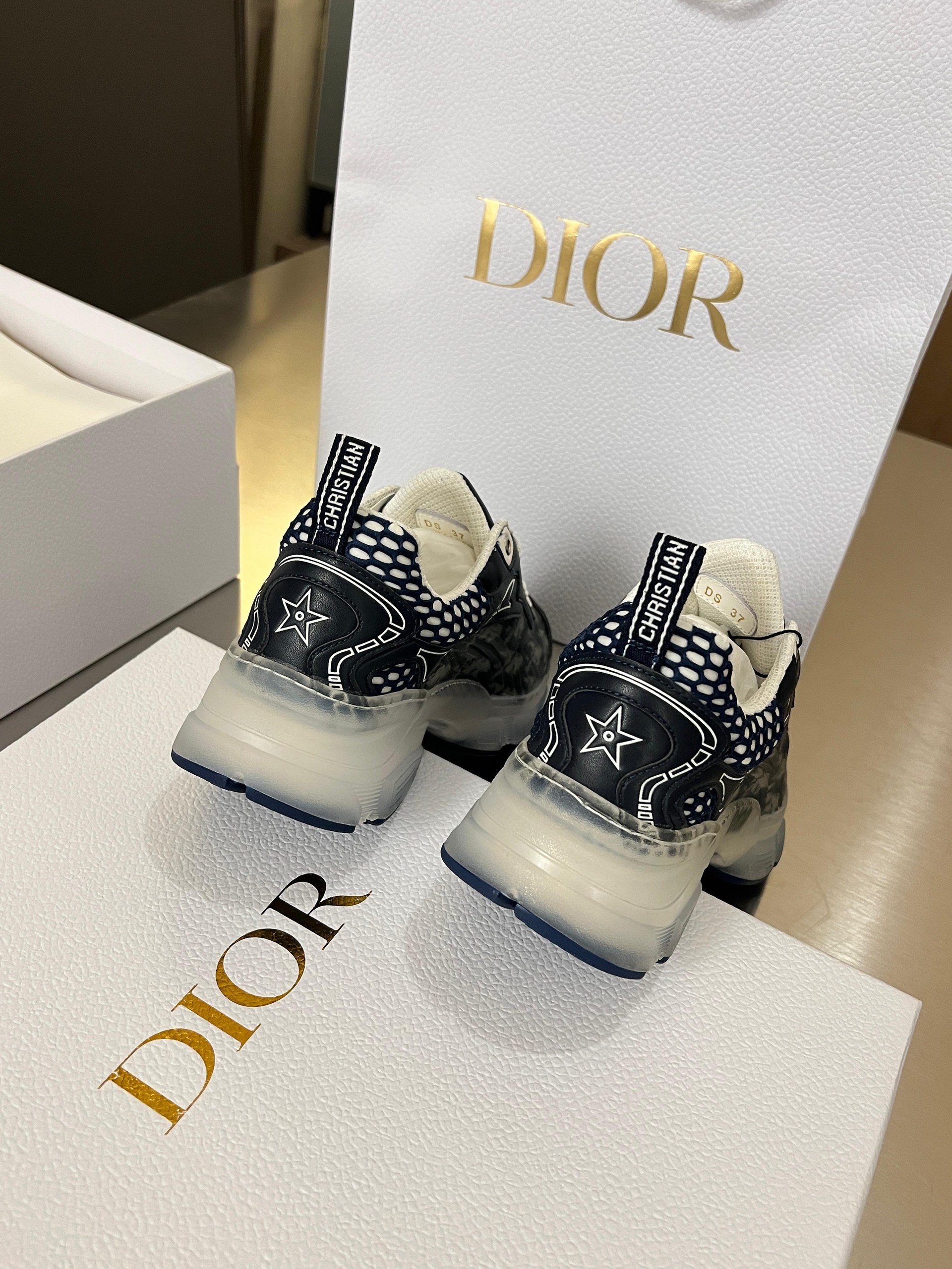 dior кроссовки,dior кроссовки мужские,кроссовки christian dior,кроссовки dior женские,кроссовки кристиан диор